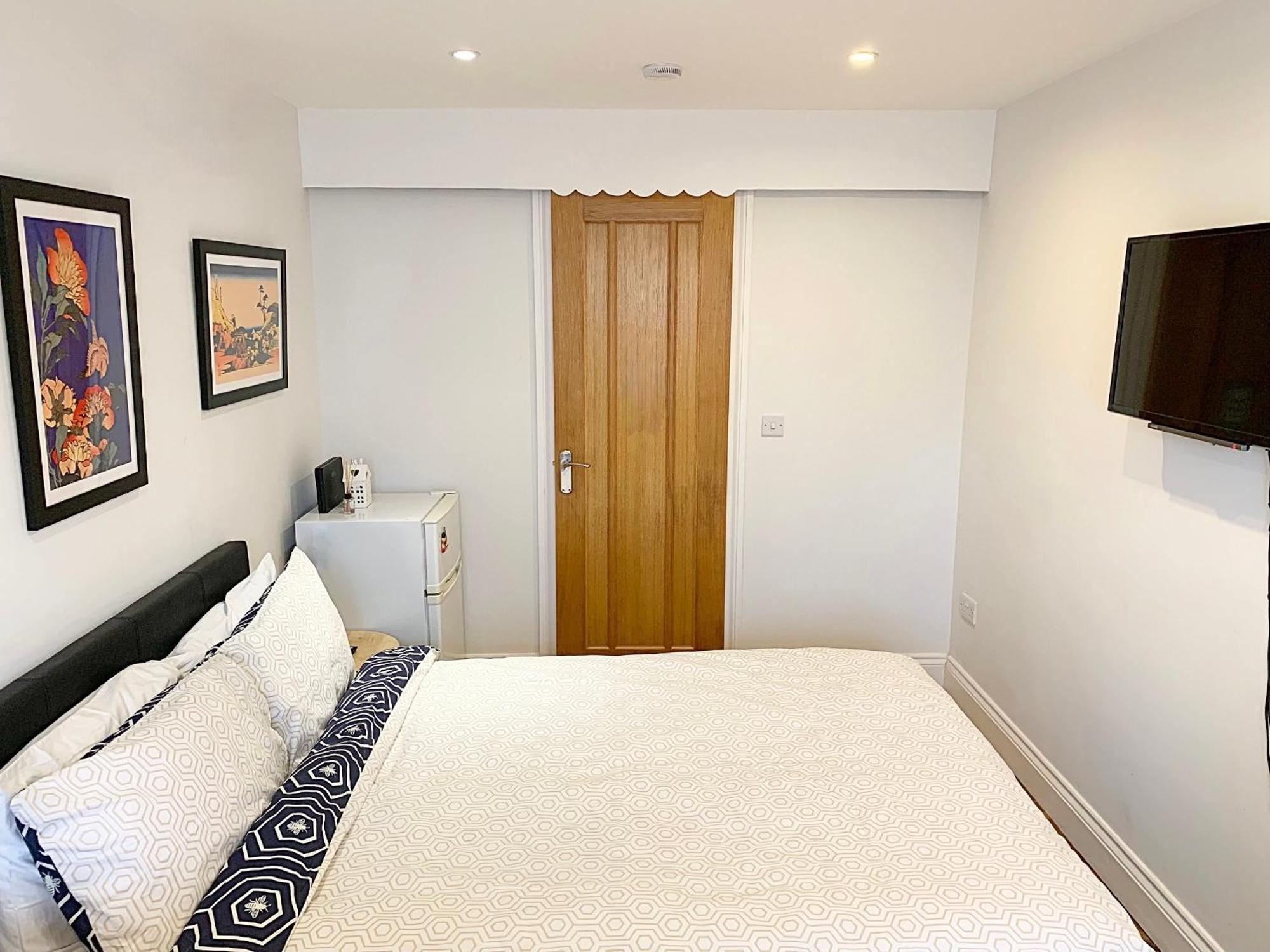 Cozytomari Apartment ลอนดอน ภายนอก รูปภาพ
