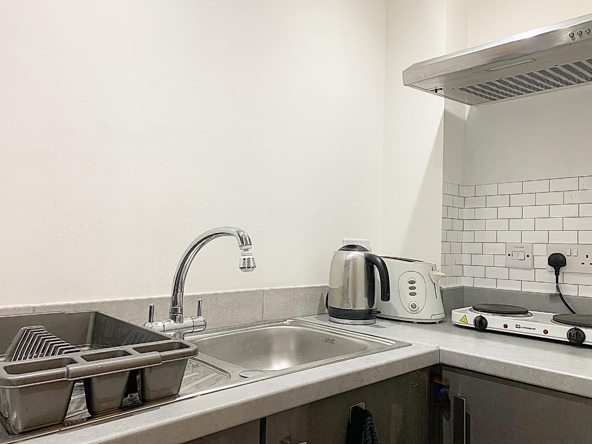 Cozytomari Apartment ลอนดอน ภายนอก รูปภาพ